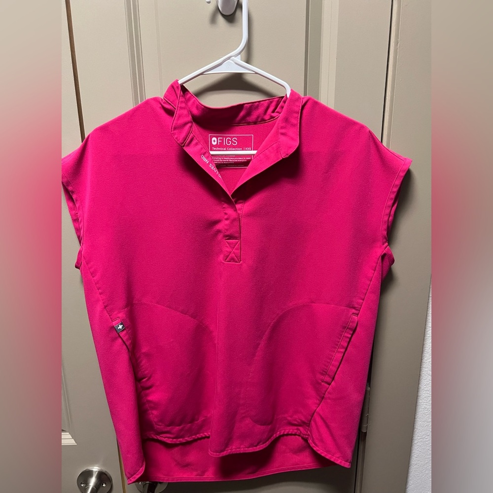 FIGS Rafaela top & Zamora joggers Set